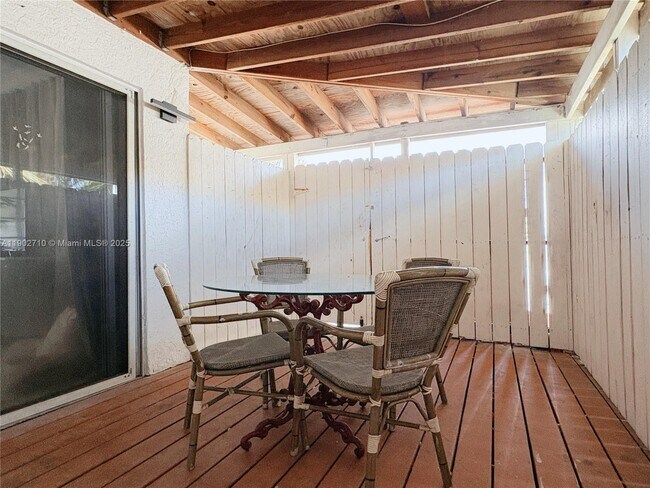 Building Photo - 1726 Thomas St