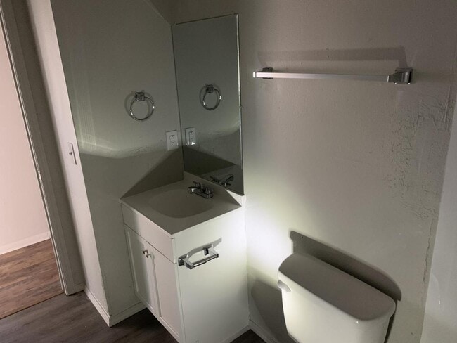 Building Photo - 9432 NE 14th St