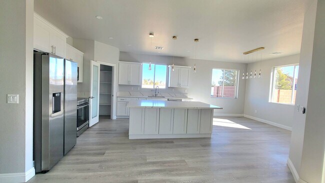 Building Photo - 6801 Sandpebble St