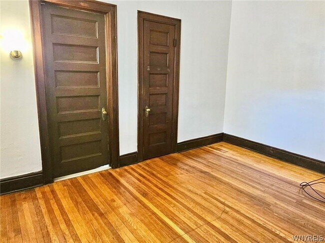 Building Photo - 242 Bryant St