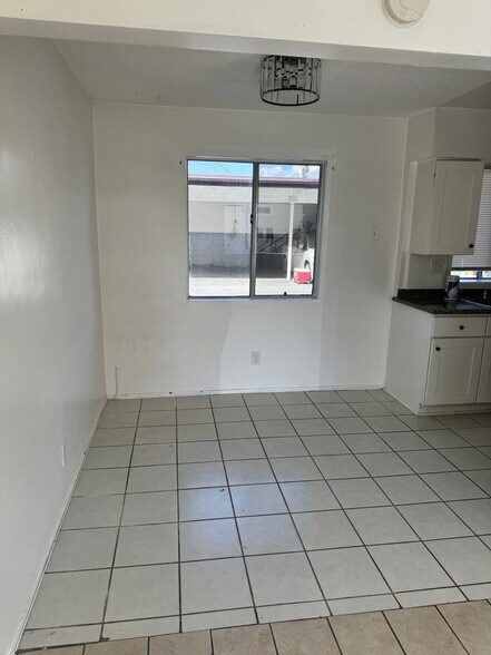 Building Photo - 4929 W 118th Plz