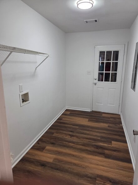 Building Photo - 4909 Orchard Hill Dr