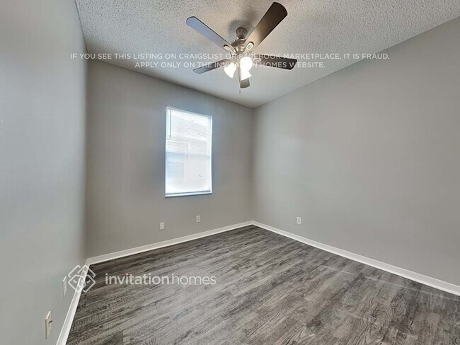 Building Photo - 10332 Goldenbrook Way