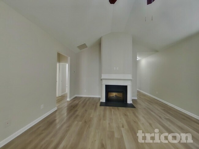 Building Photo - 7802 Bluefin Trail