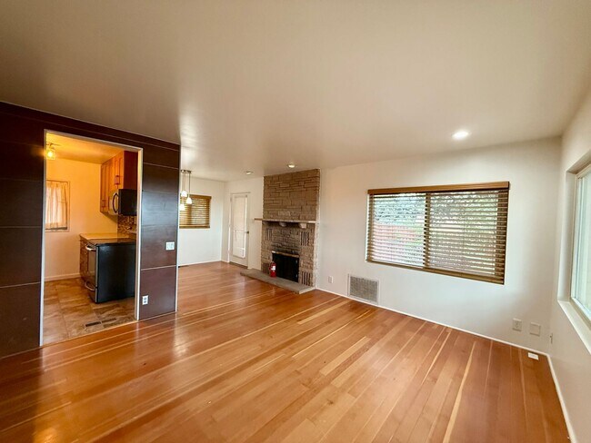 Building Photo - Million-Dollar Views of Granite Mountain &...