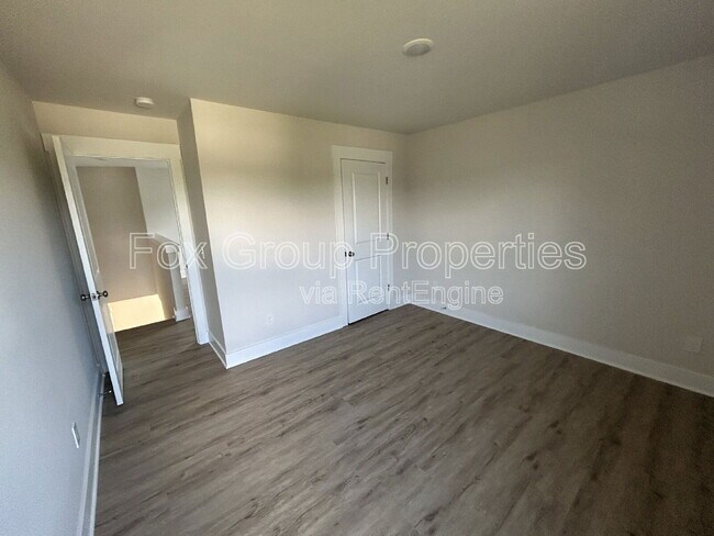 Building Photo - 115 Silverwood Ct