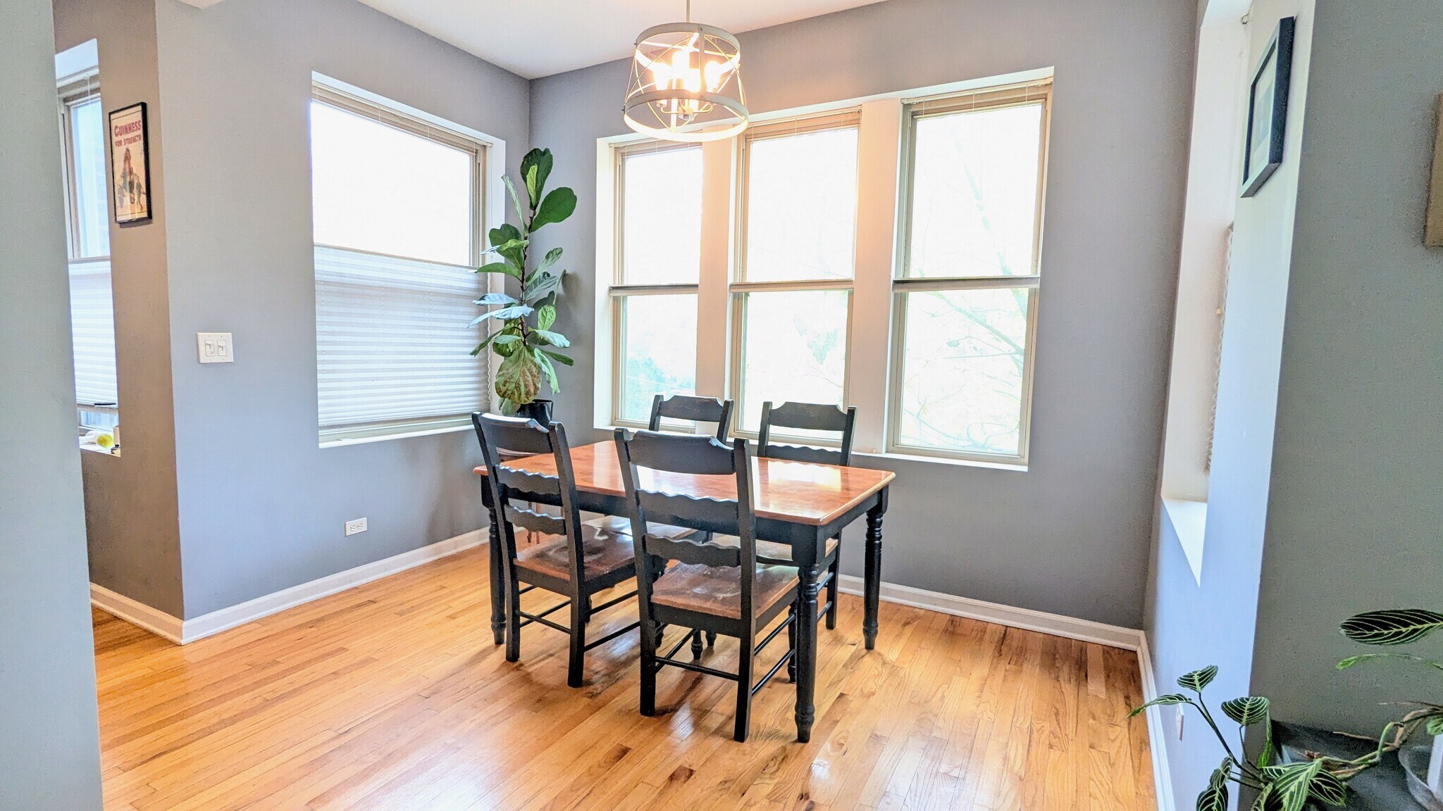 Building Photo - 3719 W Byron St