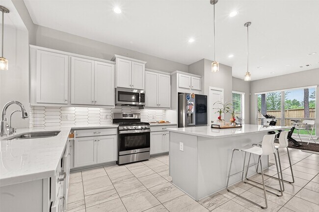 Building Photo - 305 Rise Ln