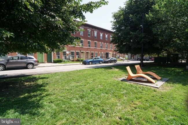 Building Photo - 1205 Clymer St