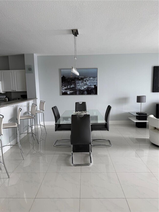 Building Photo - 17050 N Bay Rd