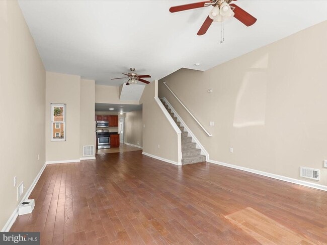 Building Photo - 1028 N Eden St