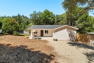 Building Photo - 205-205B Apple Knoll
