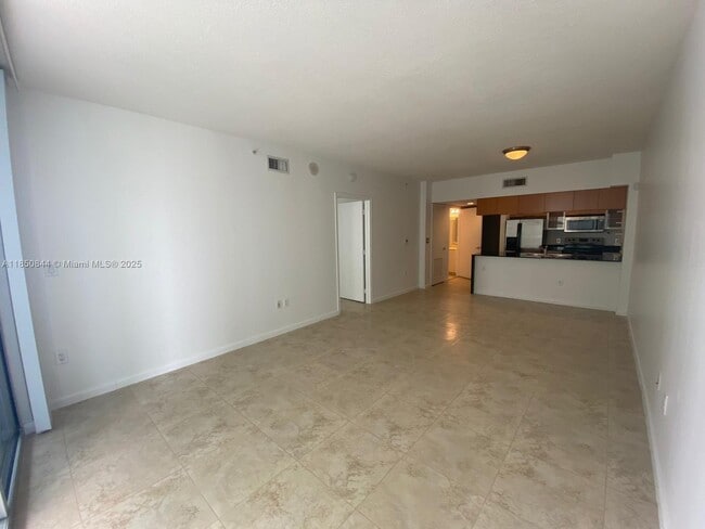 Building Photo - 1750 N Bayshore Dr