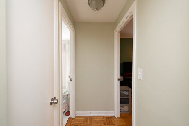 Building Photo - 524 Michigan Ave