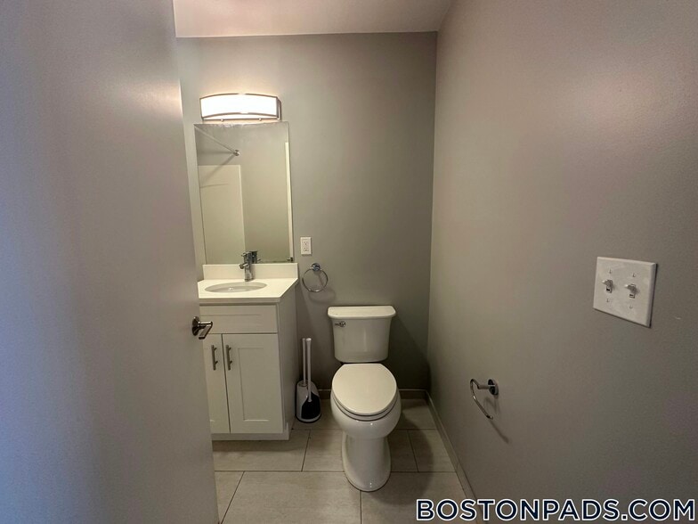 Building Photo - 23 Central Ave