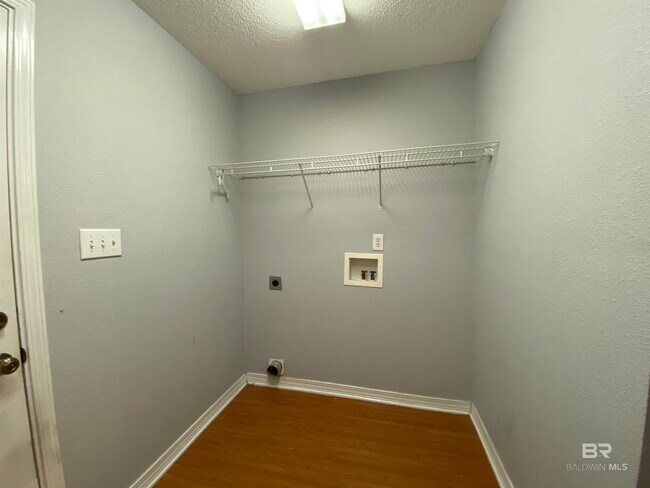 Building Photo - 8057 Deerwood Dr