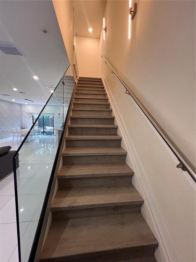 Building Photo - 10431 NW 82nd St