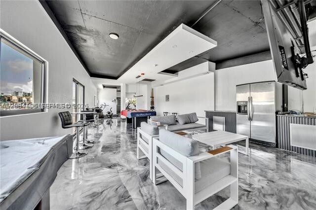 Building Photo - 4000 NE 168th St