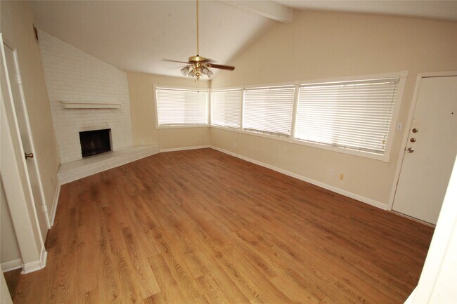 Building Photo - 5302 Town Park Blvd