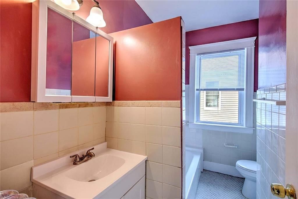 Building Photo - 80 Ontario St