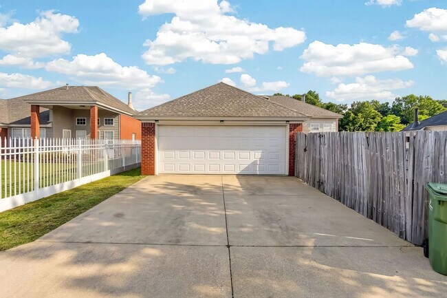 Building Photo - 7367 Heathermoore Loop