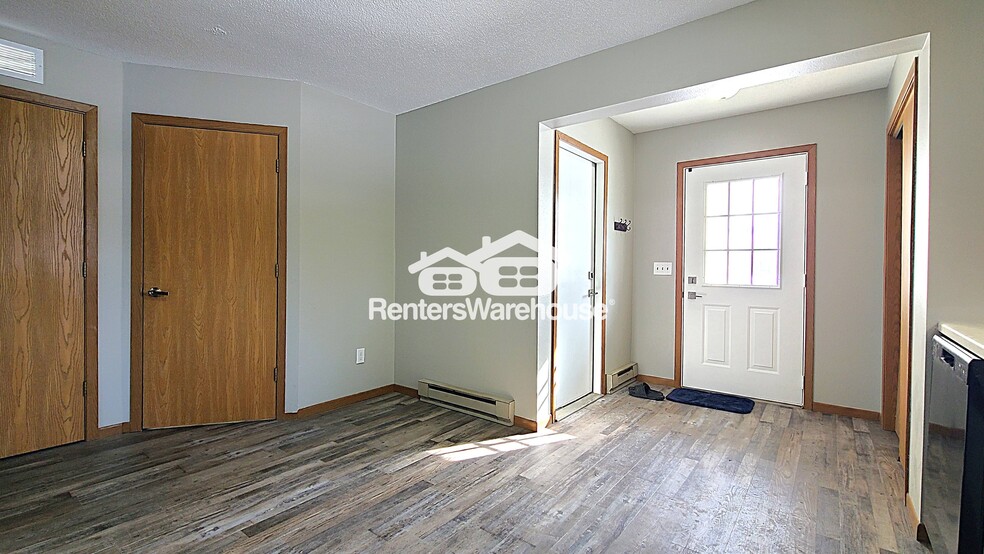 Building Photo - 353 Nicole Ln