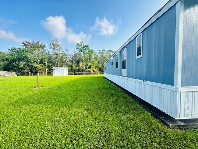 Building Photo - 9012 Spruce St