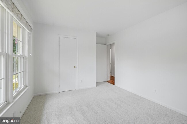 Building Photo - 12027 Devilwood Dr