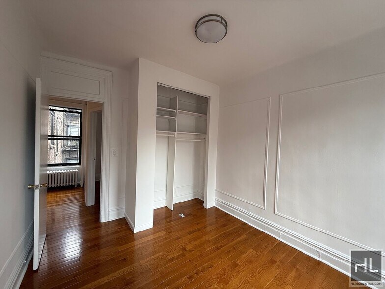 Primary Photo - YORK AVENUE