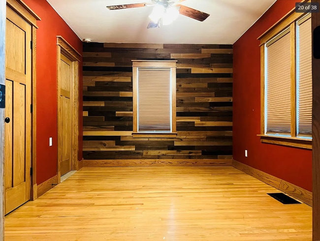 Building Photo - 523 S Washington St