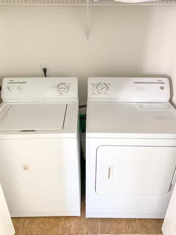 Building Photo - 1139 S Beach Cir