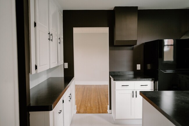 Building Photo - 354 Terrace Blvd