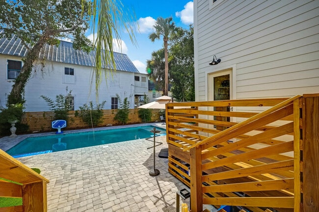 Building Photo - 20 M L King Ave