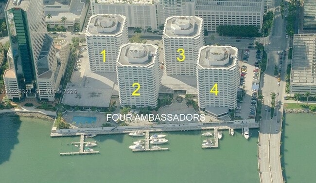 Building Photo - 801 Brickell Bay Dr