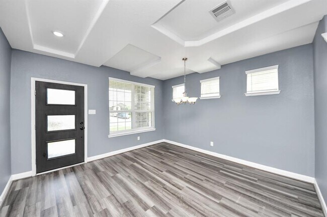 Building Photo - 931 Barstow Dr