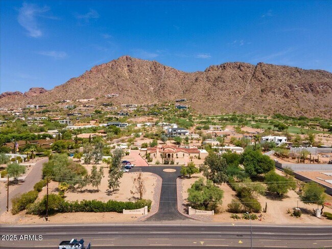 Building Photo - 5702 E Camelback Rd