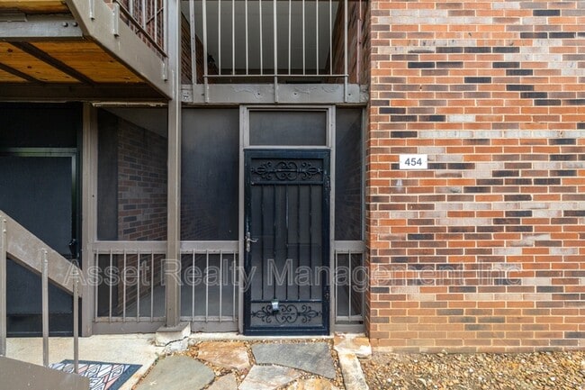 Building Photo - 454 Berlin Dr