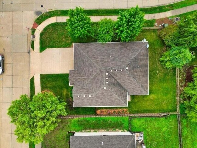 Building Photo - 2001 Cecil St