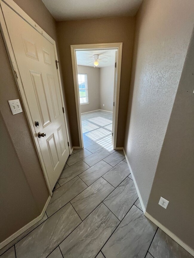 Building Photo - Very nice 4 bed 2 bath home