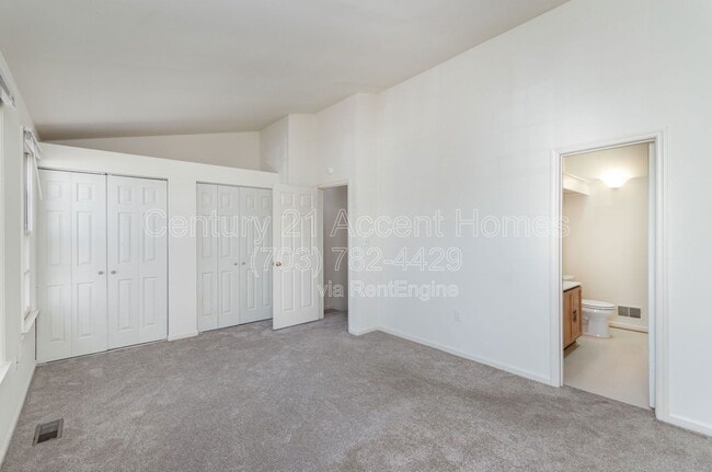 Building Photo - 6143 Summer Park Ln