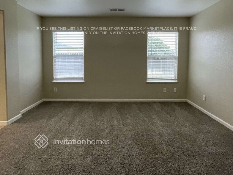 Building Photo - 3461 Presley Ave