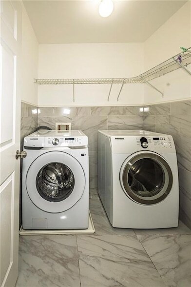 Building Photo - 5955 Weddington Dr