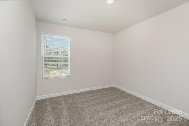 Building Photo - 4135 Smt Wds Dr