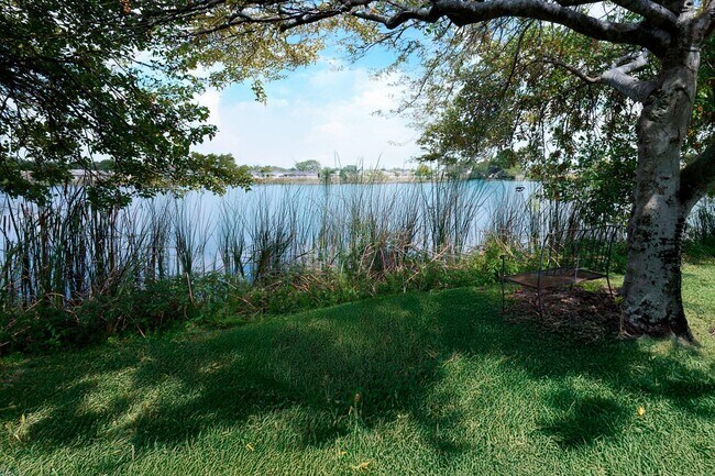 Building Photo - 3504 Waterview Cir