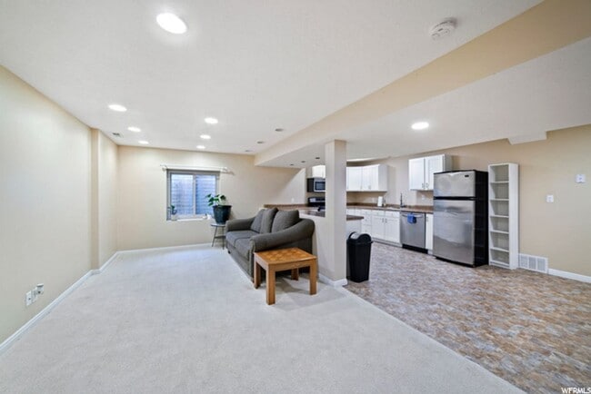 Building Photo - 3891 E Cunninghill Dr