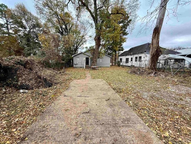 Building Photo - 1728 Felix Ave