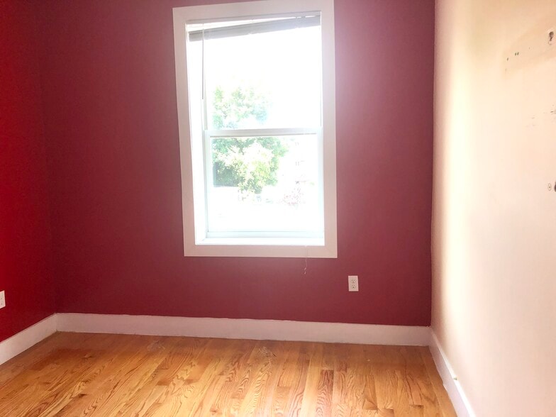 Building Photo - 646 Montgomery St