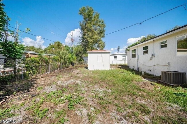 Building Photo - 1644 Pawnee St