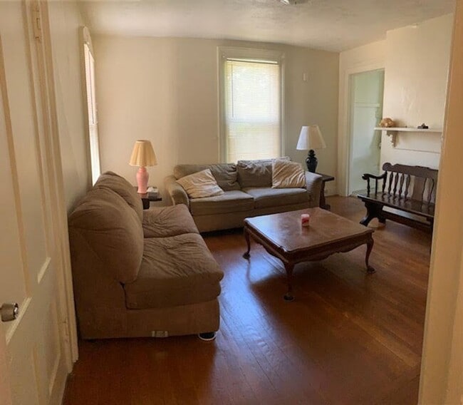 Building Photo - 7 University Pl