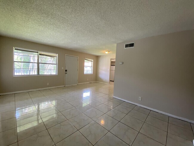 Building Photo - 1200 SW 50th Ave